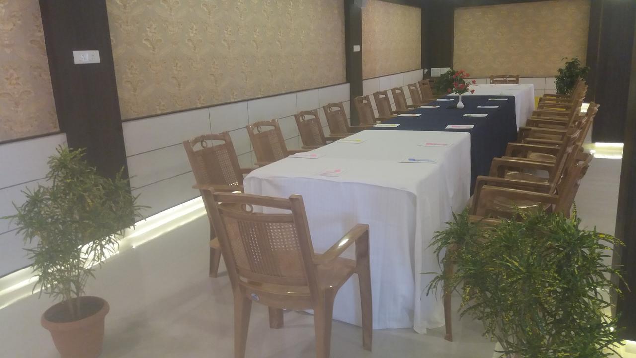 فندق Kānādukāttānفي  Kr Residency المظهر الخارجي الصورة
