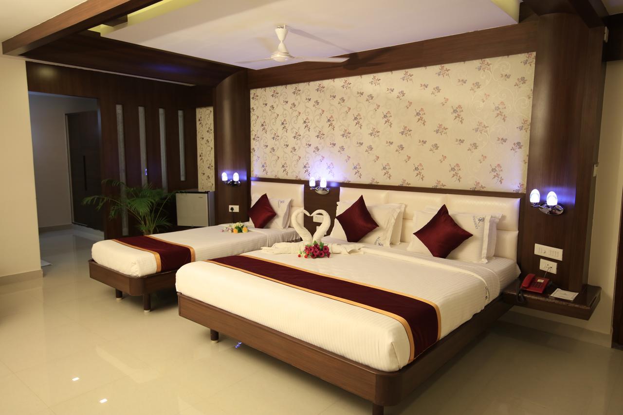 فندق Kānādukāttānفي  Kr Residency المظهر الخارجي الصورة