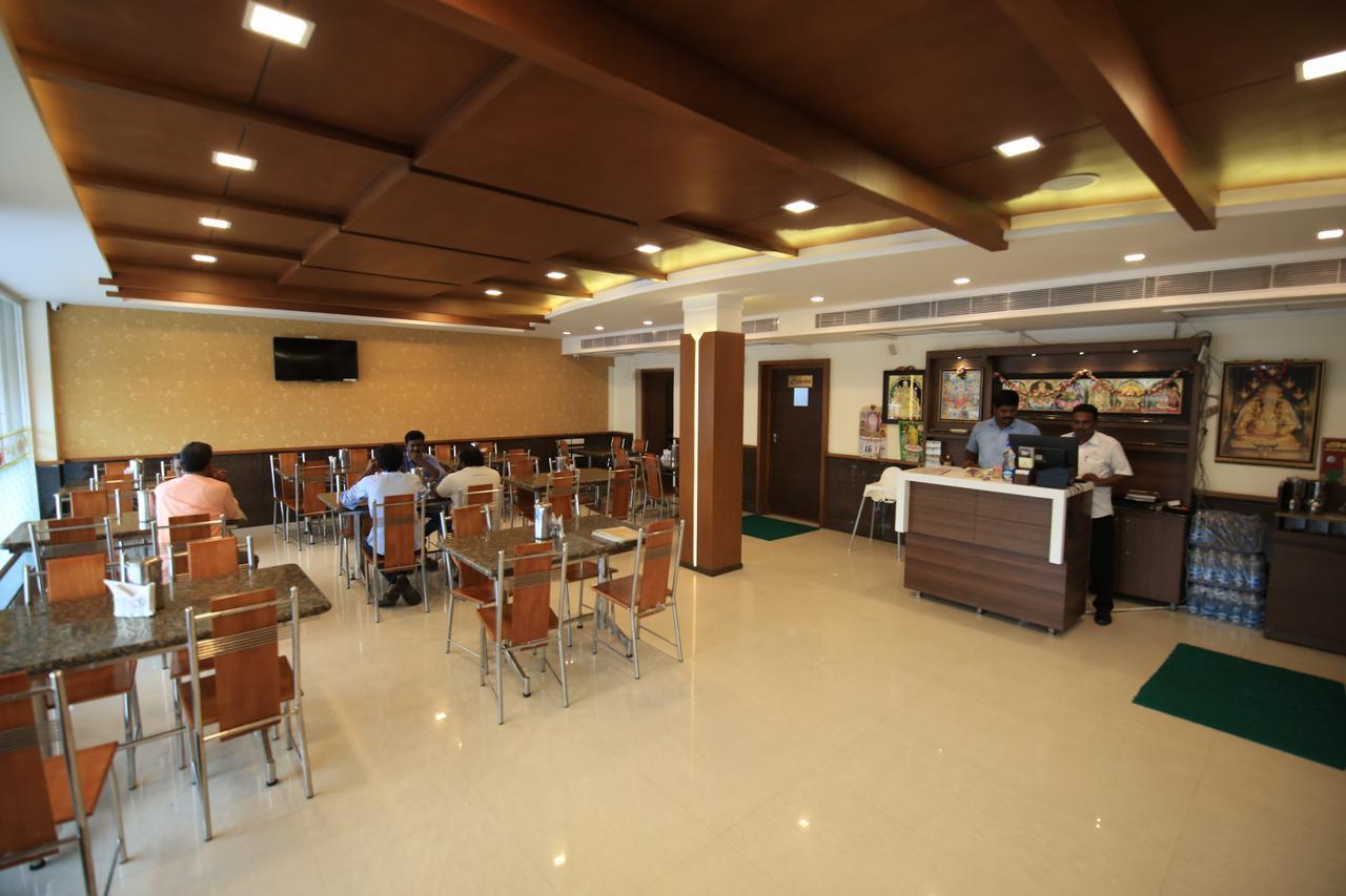 فندق Kānādukāttānفي  Kr Residency المظهر الخارجي الصورة