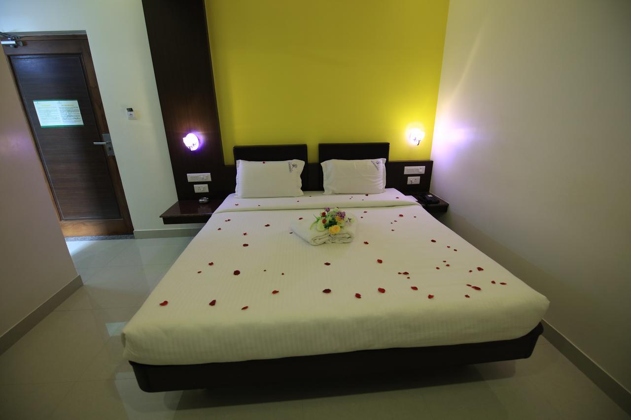 فندق Kānādukāttānفي  Kr Residency المظهر الخارجي الصورة